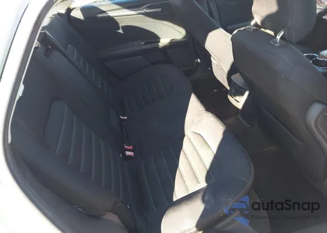 2014 Ford Fusion Se z USA, uszkodzony, nr VIN 1FA6P0H70E5376057